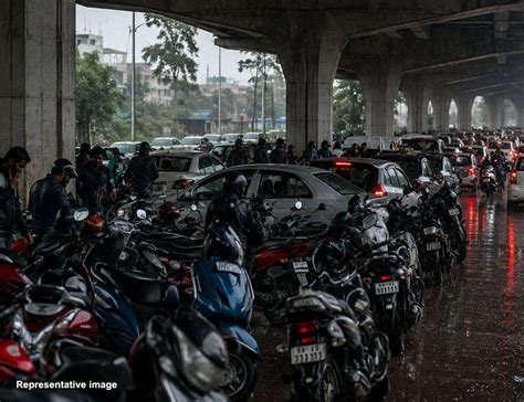 Flyover Parking During Rain May Delay Emergency Services – Hyderabad Mail