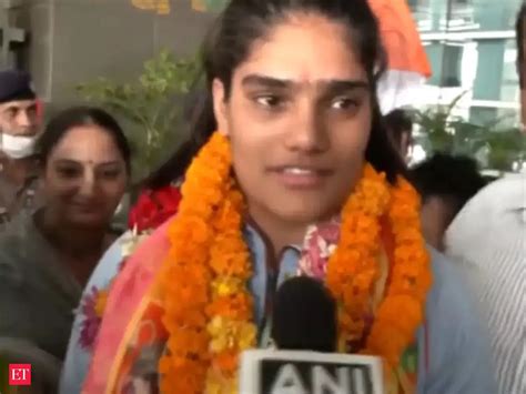 maan: Watch: Indian Judoka Tulika Maan receives warm welcome upon her ...