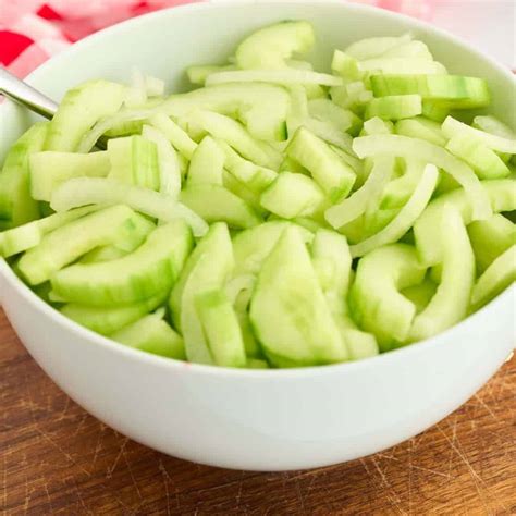 Onion And Cucumber Salad With Vinegar at Georgia Challis blog