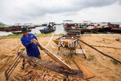 江西九江：鄱阳湖畔“打船匠”50年的坚守-人民图片网
