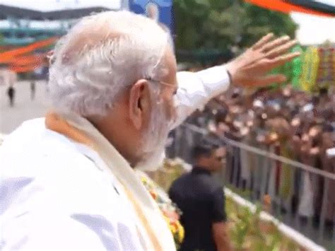PM Modi Inaugurates ₹16,450 Cr Projects in Kerala & Tamil Nadu