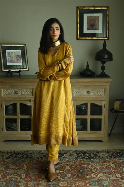 Buy - Noor anu yellow stripes kurta with pants | Elan Store
