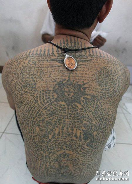 泰国经文刺符满背纹身(图片编号:48963)_纹身图片 - 刺青会