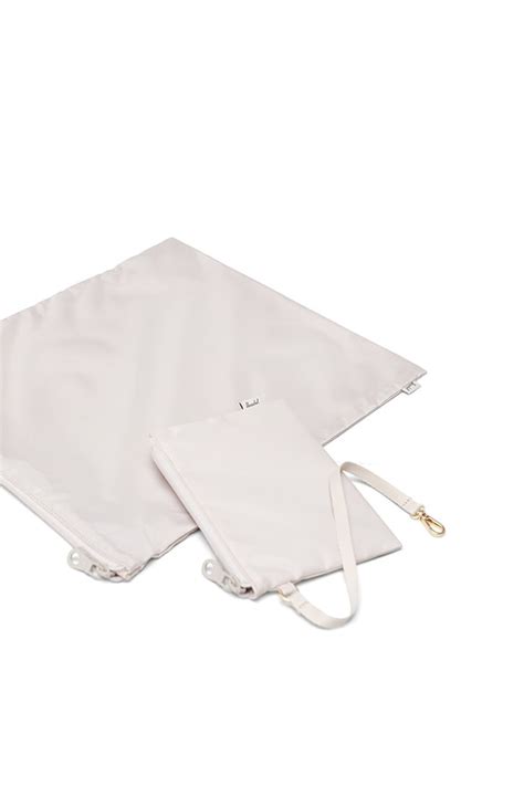 Herschel Supply Co. Maia Weekend Bag in Moonboom | REVOLVE
