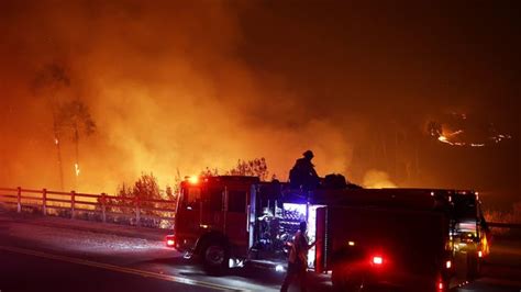 Explosive Franklin Fire forces thousands to evacuate as 4,000 acres ...