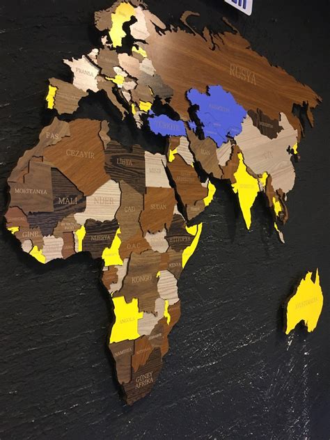 Detailed World Map for Wall 的图像结果