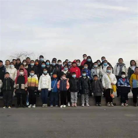 菏泽一教师带领60余名孩子徒步15公里：让寒假丰富起来_活动_陈富永_家长
