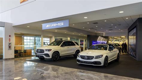 About Our Mercedes-Benz Dealership in Miami