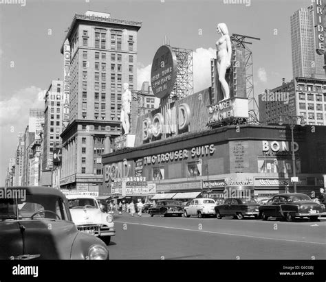 New york times square 1950s hi-res stock photography and images - Alamy