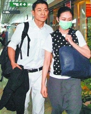 52岁刘德华再被记者问家事 坦言女儿已会喊爸爸_娱乐_腾讯网