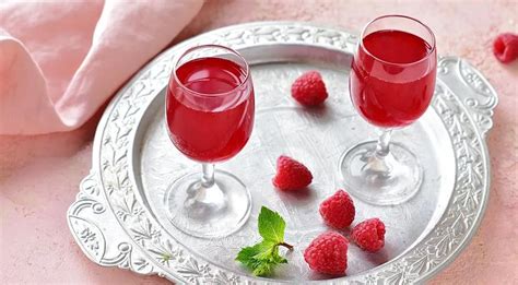 Домашние настойки на водке и не только: секреты и лучшие сочетания с ...