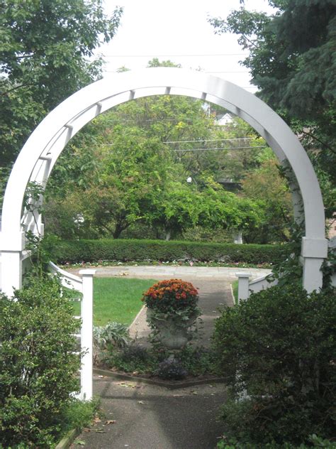 21 Garden Entry Arch Ideas For This Year | SharonSable