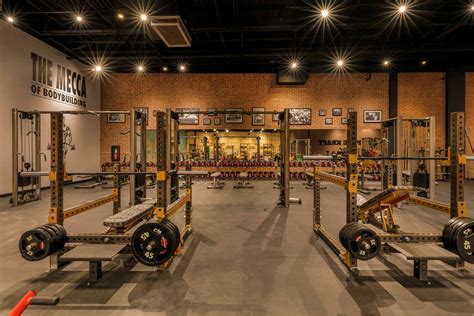 Gold’s Gym returns to Houston with new look drawing on iconic gym’s history