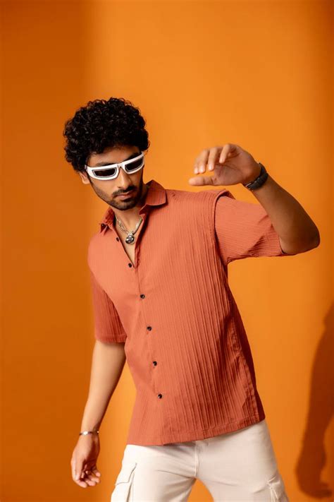 Surhi - Best Women's and Men's Clothing