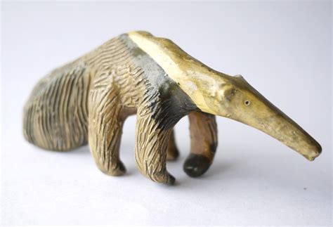 アリクイのフィギュリン anteater オオアリクイ 陶磁器の動物 | こりすのパン屋Base店 （世界の蚤の市 ひとつだけの宝物）