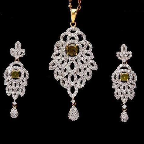 Visit These Famous Kolkata Jewellery Shops Right Now for Your ...