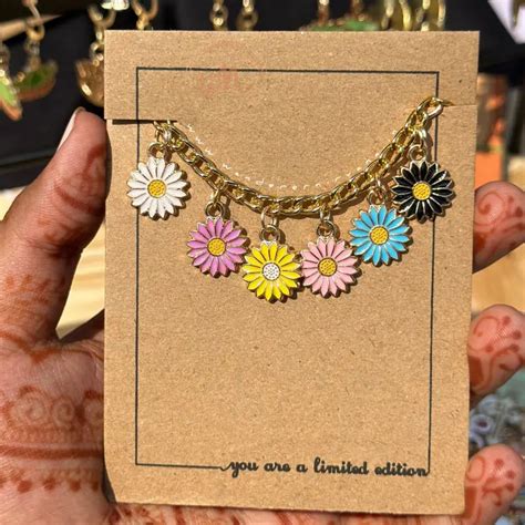 Dainty Floral Bracelet – Wanderer Nirvana