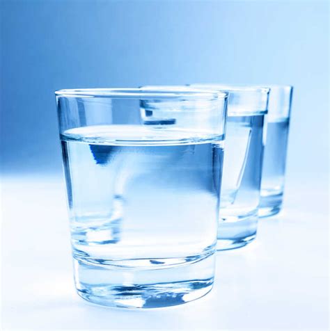 一杯水到底能放多少“回形针”