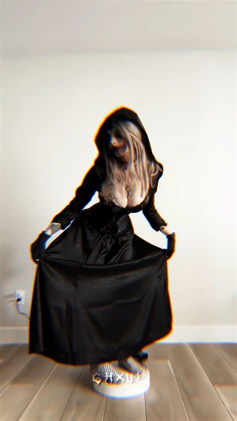 Ghxulae | Bela Dimitrescu 🖤🔥 Cosplay- @cinnannoe - #microwaveedit #edit #beladimitrescu # ...