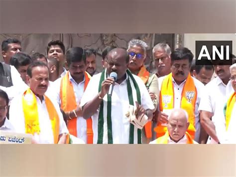 HD Kumaraswamy joins BJP protest on Cauvery water release