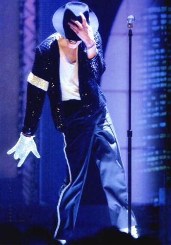 Entertainment World: Moonwalk - Michael Jackson - Billie Jean - The ...