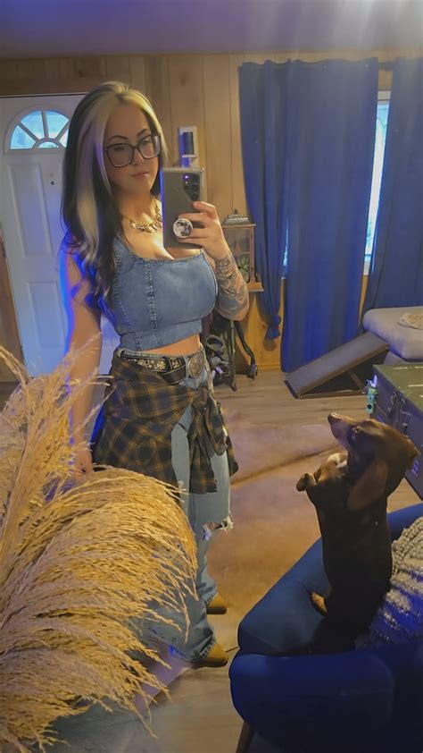 Taelor Blevins (@taeblevins) • Instagram photos and videos