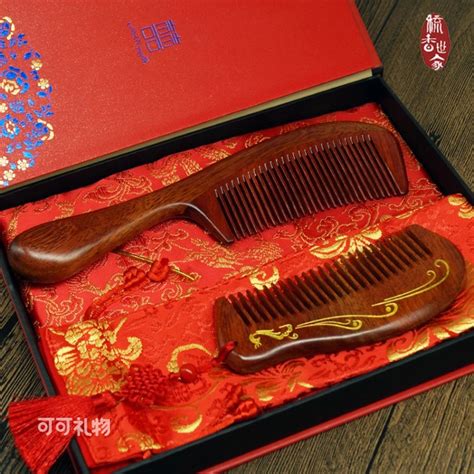 订婚酒送什么礼物最新素材