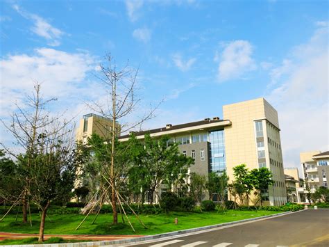 桂林医学院校园风光-桂林医学院国际教育学院中文