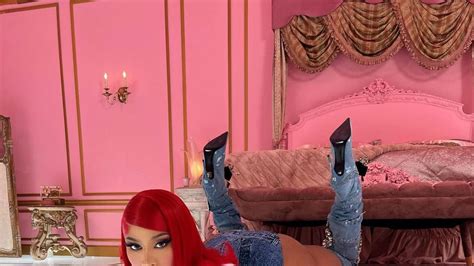 Nicki Minaj's Booty-Ful Shots