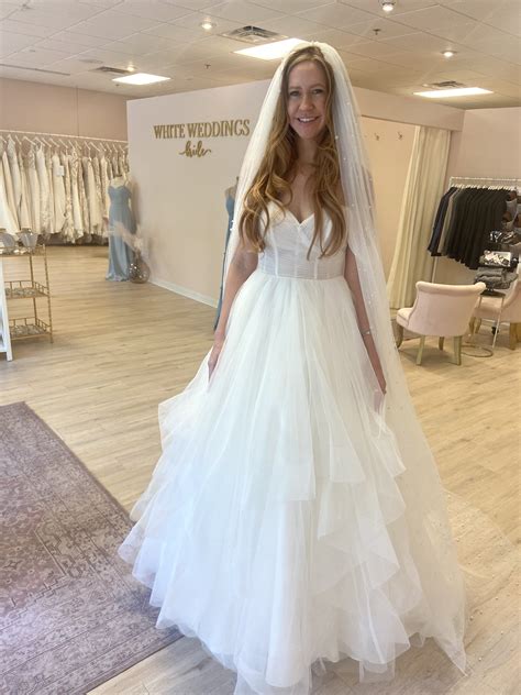 Stella York New Wedding Dress Save 12% - Stillwhite