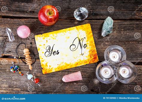 Diagram Yes No and Pendulum Stock Image - Image of hesitate, choosing ...