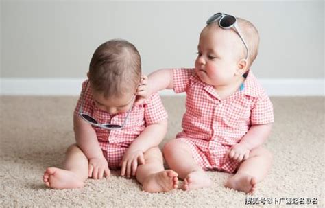 双胞胎孩子起名成语,可起双胞胎名字的成语