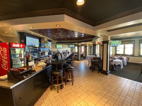 FROG HOLLOW GOLF CLUB & RESTAURANT, Middletown - Restaurant Reviews ...