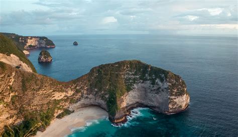 11 Best Island For Perfect Holiday in Indonesia - lifeberrys.com