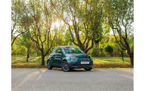 Free2move aumenta su flota de coches compartidos con Fiat 500e en ...
