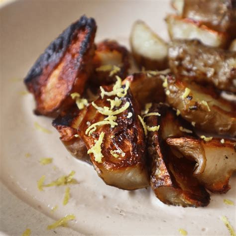 Roasted Jerusalem Artichokes With Tahini Yogurt • Recipes and Places