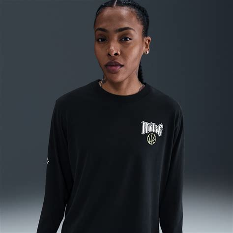 Basketball Graphic Tees. Nike UK