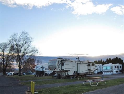 SUNCREST RV PARK (Moses Lake) - Campground Reviews & Photos - Tripadvisor