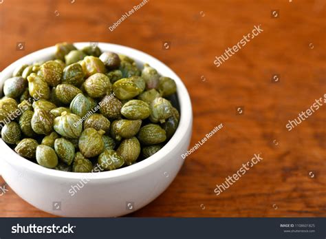 1,415 imágenes de Spanish caper - Imágenes, fotos y vectores de stock ...