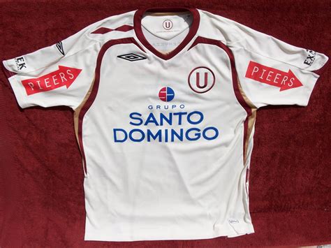Universitario de Deportes y sus camisetas durante los últimos 10 años ...