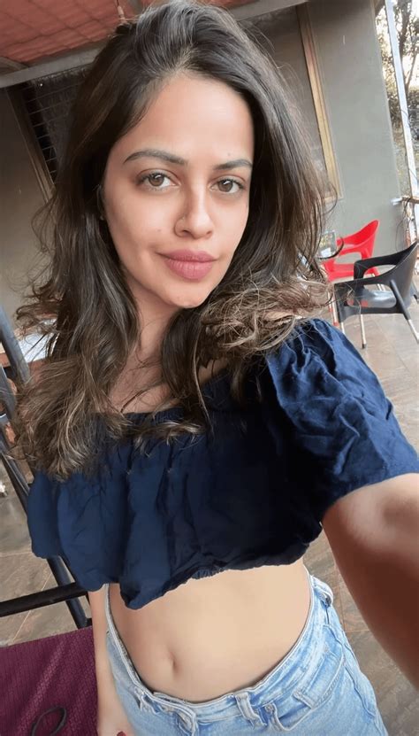 DSL(Dick Sucking Lips) Queen : r/IndianActressx