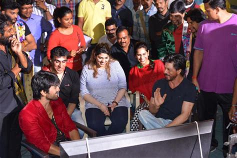 Shah Rukh Khan meets Ram Charan Teja on the sets of Bruce Lee: The ...