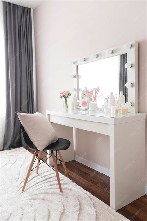 Interior Building Front View 的图像结果