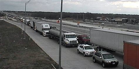 Multi-vehicle crash snarls I-35 traffic between Waco and Temple
