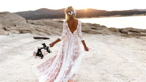 Beach Lace Wedding Dresses Open Back