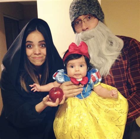 Snow White family costume | Snow white halloween costume, Family themed ...