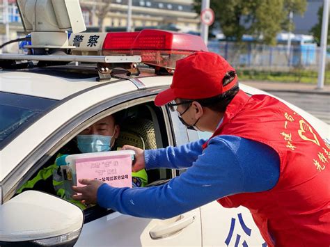 “红马甲”、“小红帽”，南京街头涌现一批企业志愿者 - 综合 - 中国网•东海资讯