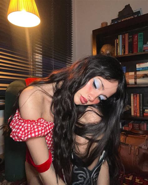 isabella ferregur solis in 2025 | Brunette beauty, Farmers daughter, Fashion inspiration design