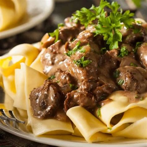 What to Serve with Beef Stroganoff: 14 Sides to Adorn Your Plate - Jane ...