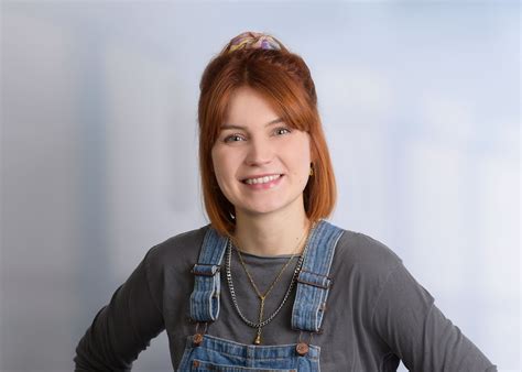 Book Lena Tiemann - German voice over artist